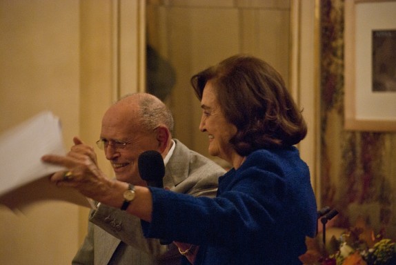 07 - Sylvano Bussotti e Anna Crespi durante la nomina a socio onorario